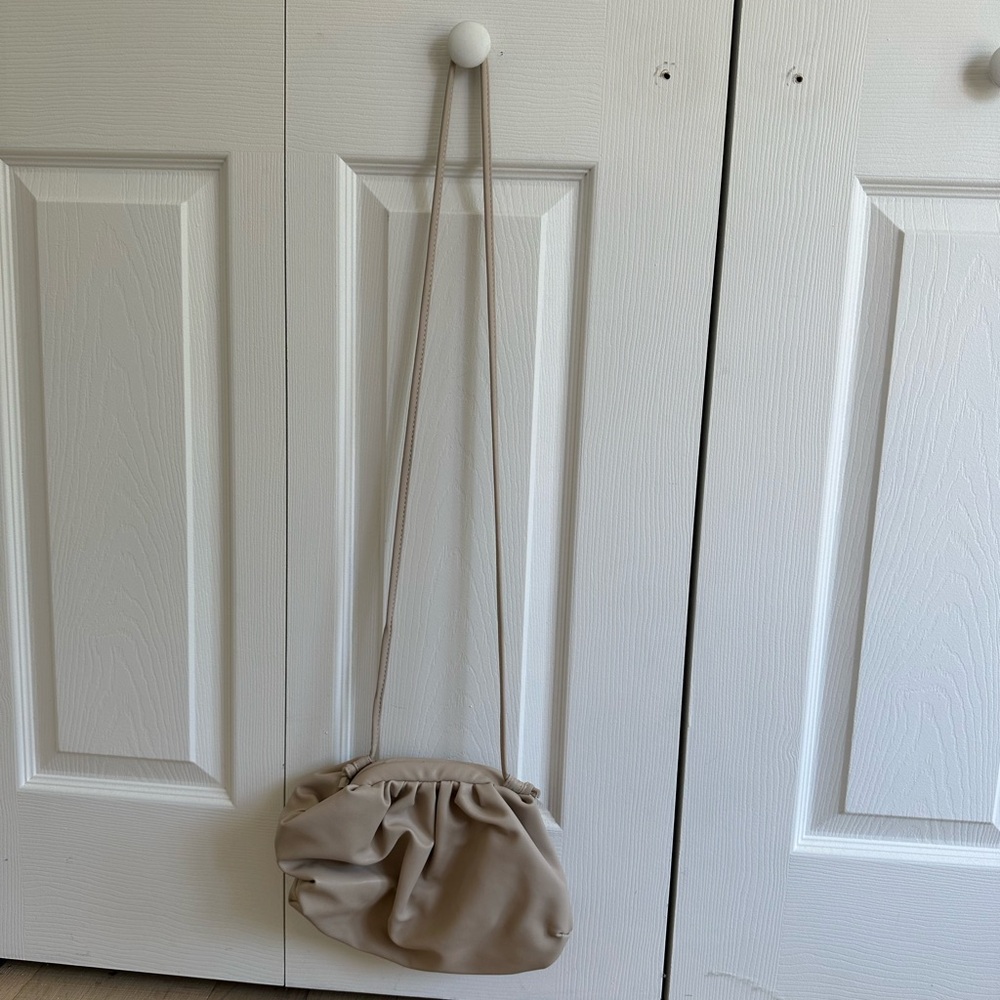 Pouch bag - Picture 3 of 7